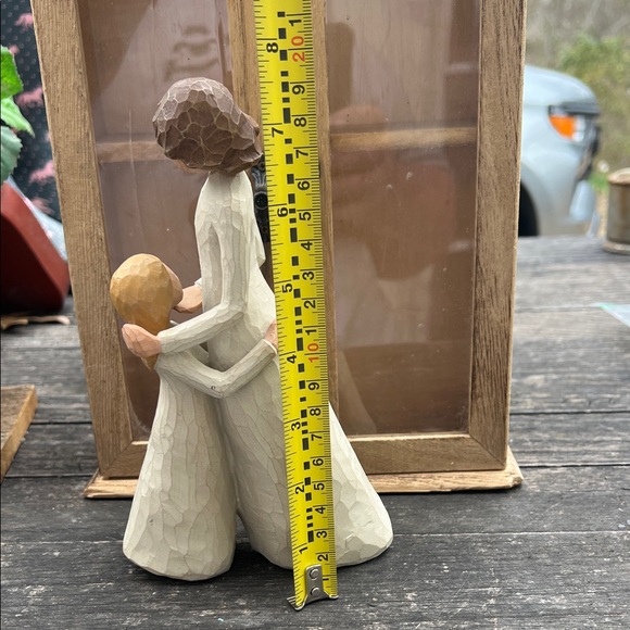 Demdaco Family Embrace Sculpture - Cream and Tan - Picture 4 of 9